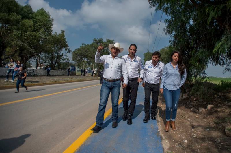 Inaugura Gobernador modernización de caminos en Colón
