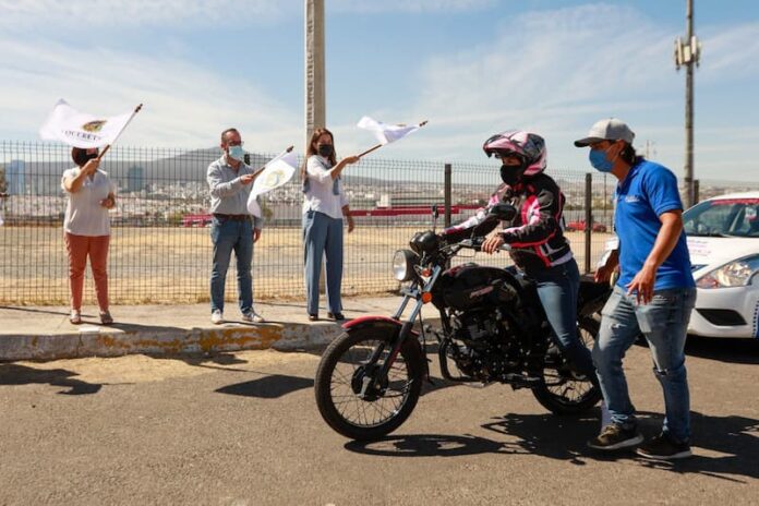 Alumnas del programa Con Ellas al Volante recibieron reconocimientos